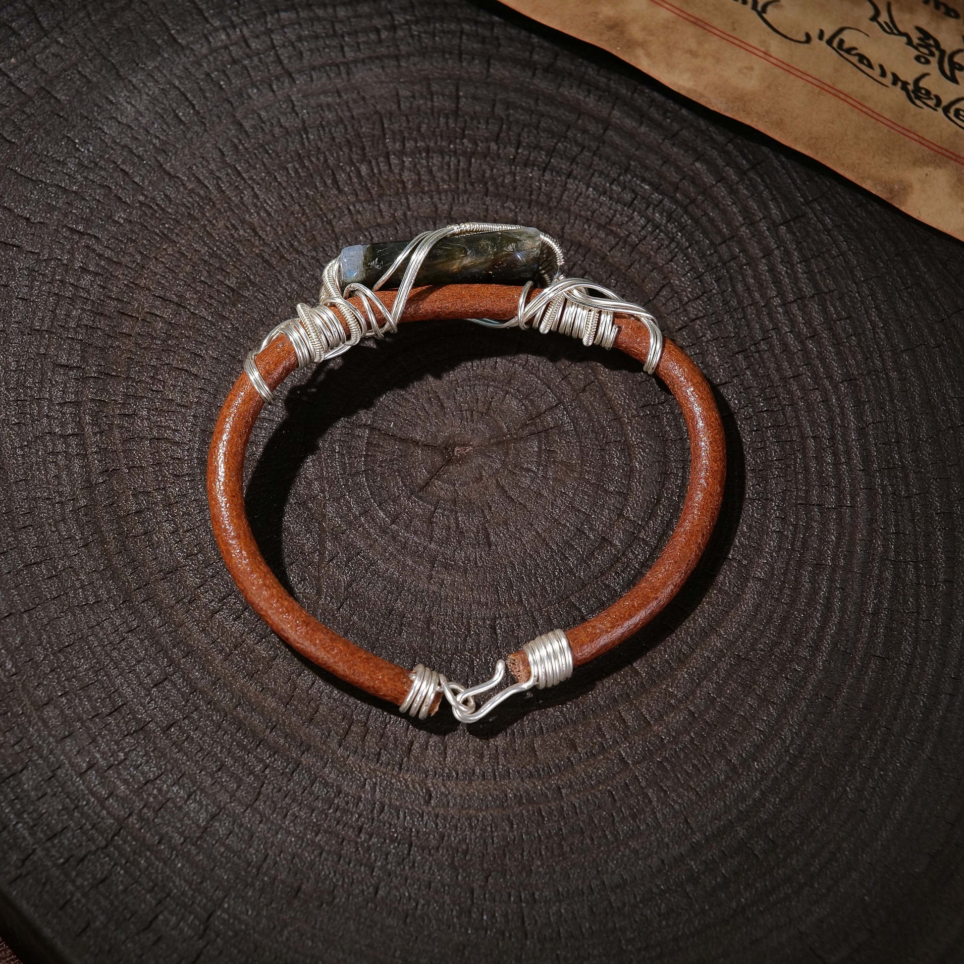 Love guardian stone, labradorite cowhide bracelet