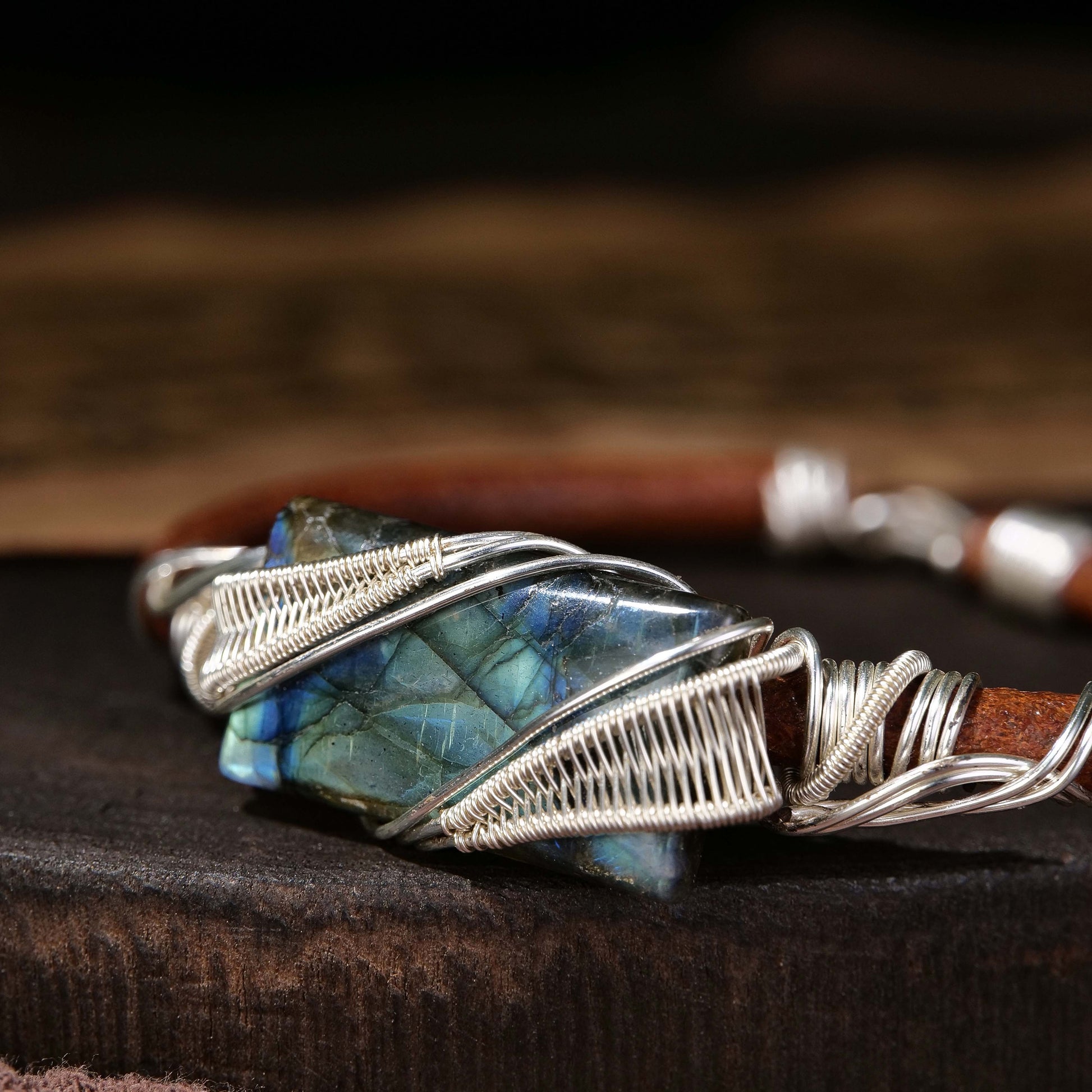 Love guardian stone, labradorite cowhide bracelet