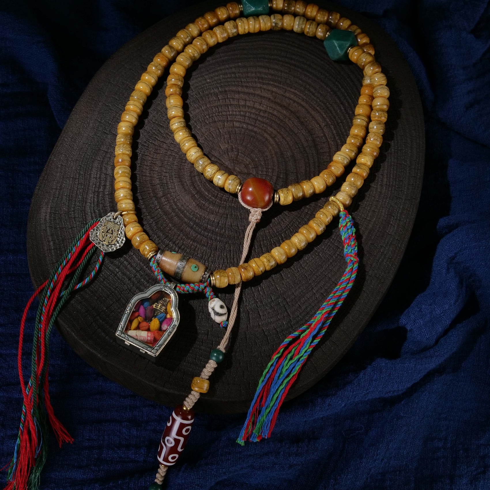 Blessed with good fortune, blessed with peace and good luck Ga Wu Box Pendant Camel Bone Multi Loop String