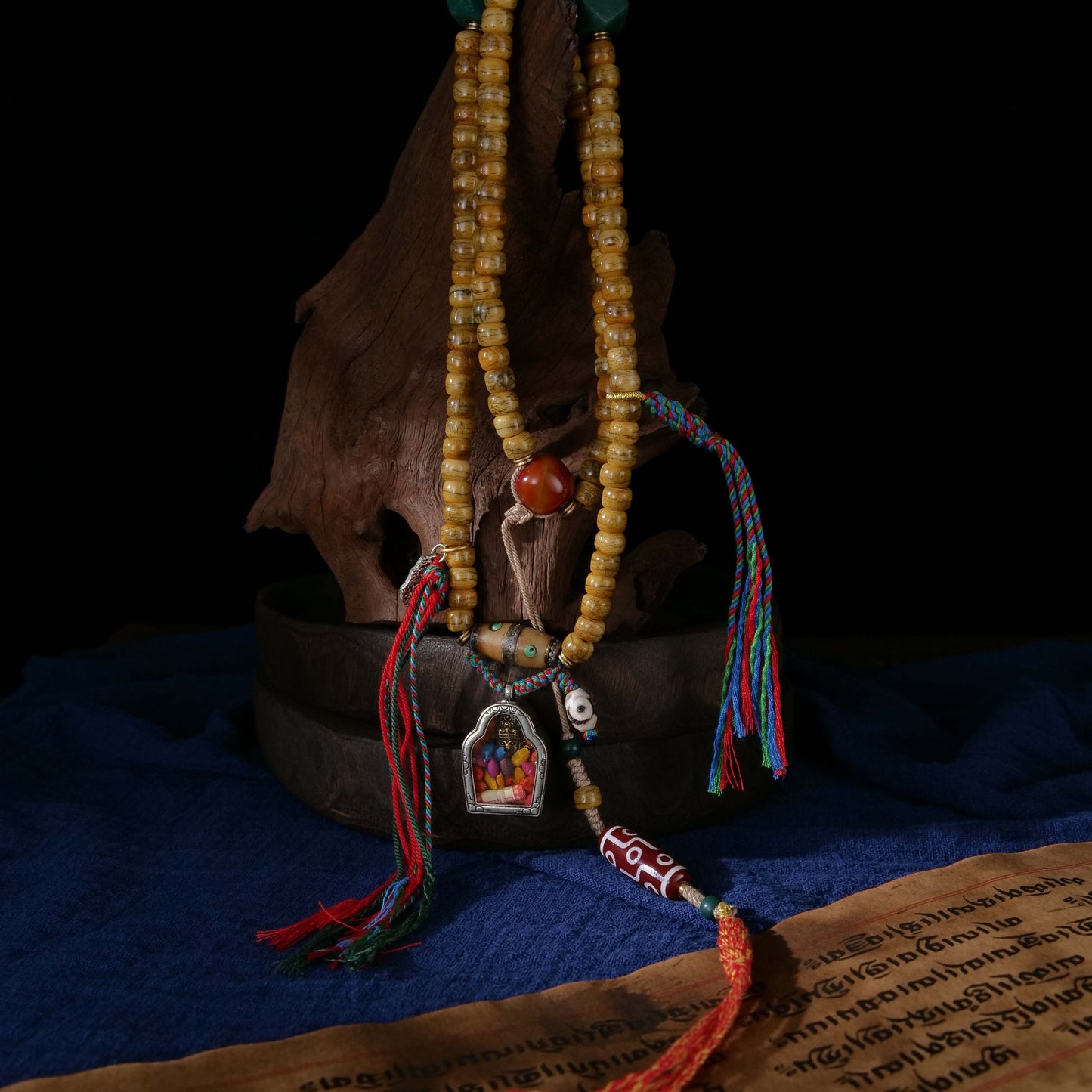 Blessed with good fortune, blessed with peace and good luck Ga Wu Box Pendant Camel Bone Multi Loop String