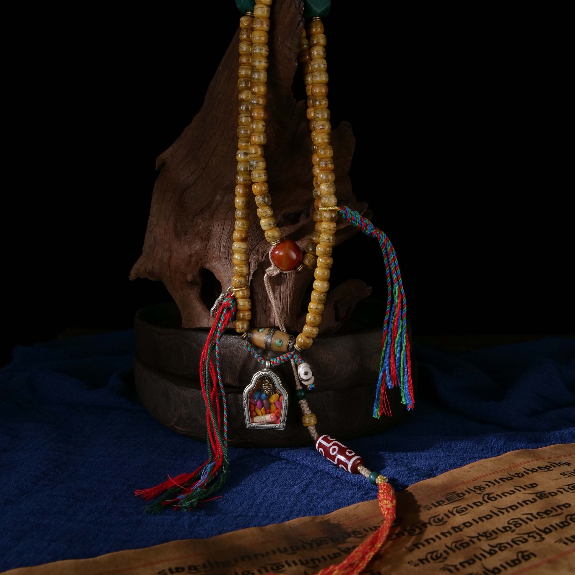 Blessed with good fortune, blessed with peace and good luck Ga Wu Box Pendant Camel Bone Multi Loop String