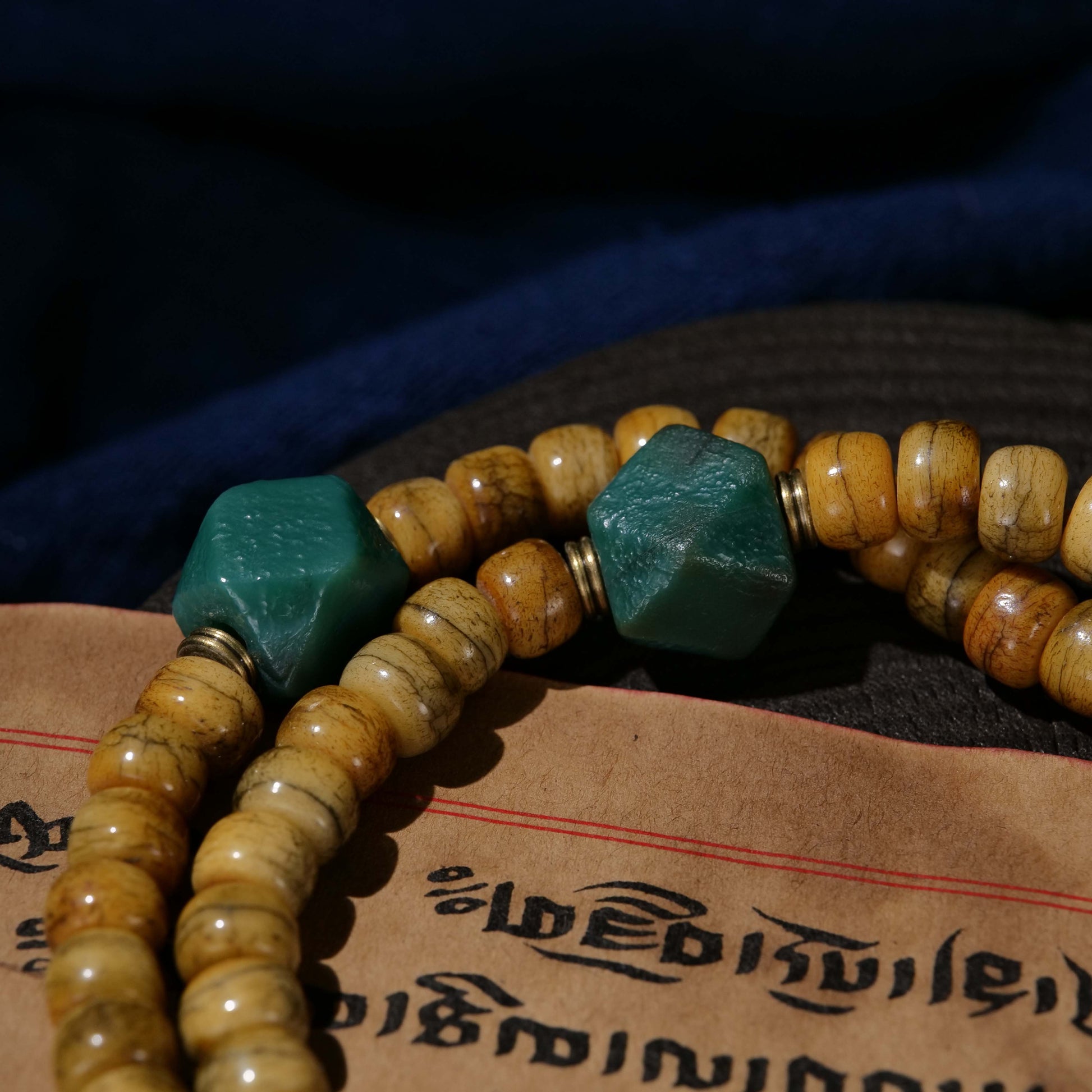 Blessed with good fortune, blessed with peace and good luck Ga Wu Box Pendant Camel Bone Multi Loop String